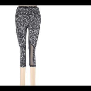 21” crop leggings size 6